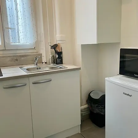 Apartment Charmant 2 Pieces Tres Bien Situe
